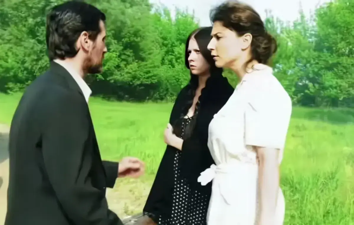 《烽火母女泪》三部曲全收录-Roberta Gemma主演未删减中文版-烽火母女泪震撼登场在线观看